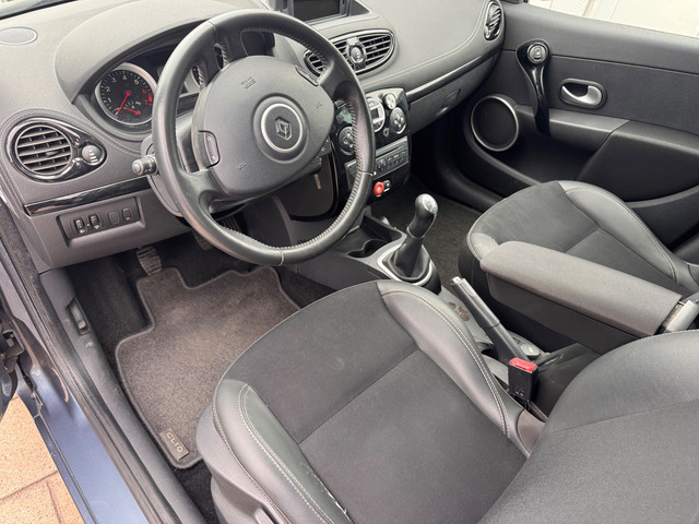 Foto 7 van Renault Clio Estate 1.2 TCE Night & Day APK 04-2027