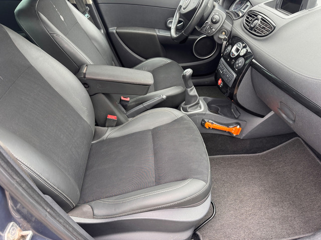 Foto 11 van Renault Clio Estate 1.2 TCE Night & Day APK 04-2027