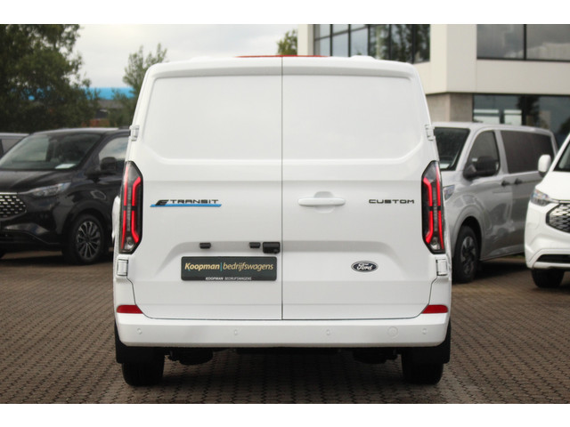 Foto 2 van Ford E-Transit Custom 340 L2H1 Limited | 71 kWh | 160kW/218pk | Leder | L+R Schuifdeur | Pro Power |