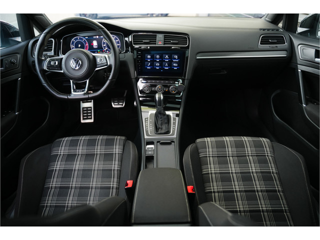 Foto 6 van Volkswagen Golf 7.5 2.0 TDI GTD 184 pk /Automaat/ Pano-Dak/ Sport-Stoelen/ Stoel.Verw/ Adap.Cruise/