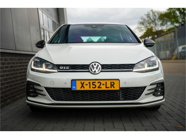 Foto 7 van Volkswagen Golf 7.5 2.0 TDI GTD 184 pk /Automaat/ Pano-Dak/ Sport-Stoelen/ Stoel.Verw/ Adap.Cruise/