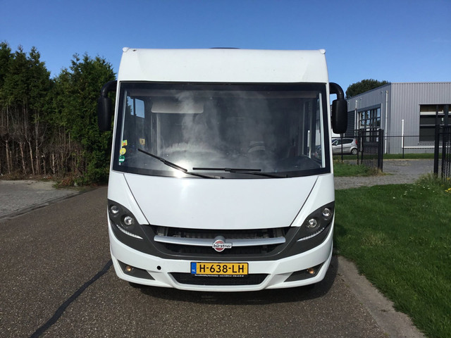Foto 9 van Buerstner LYSEO T 690G AUTOMAAT