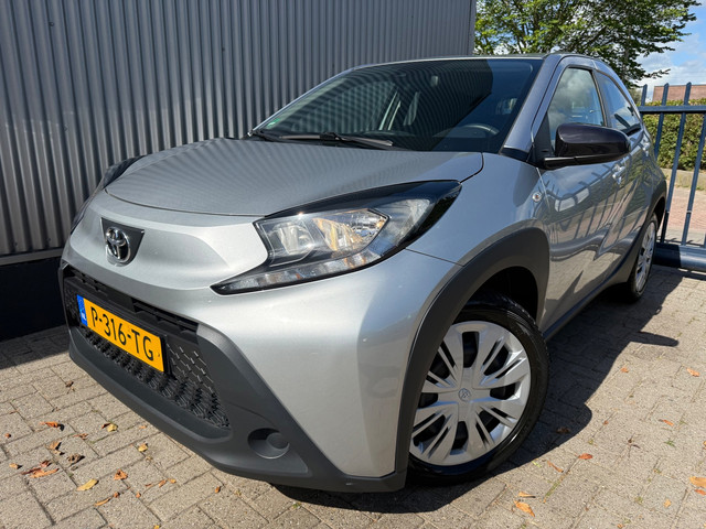 Foto 5 van Toyota Aygo X 1.0 VVT-i MT Play / 3X AYGO X OP VOORRAAD!! / APPLE CARPLAY / CAMERA / AIRCO / CRUISE