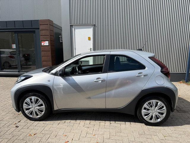 Foto 9 van Toyota Aygo X 1.0 VVT-i MT Play / 3X AYGO X OP VOORRAAD!! / APPLE CARPLAY / CAMERA / AIRCO / CRUISE