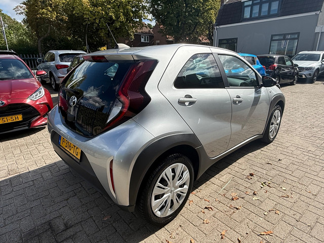 Foto 2 van Toyota Aygo X 1.0 VVT-i MT Play / 3X AYGO X OP VOORRAAD!! / APPLE CARPLAY / CAMERA / AIRCO / CRUISE