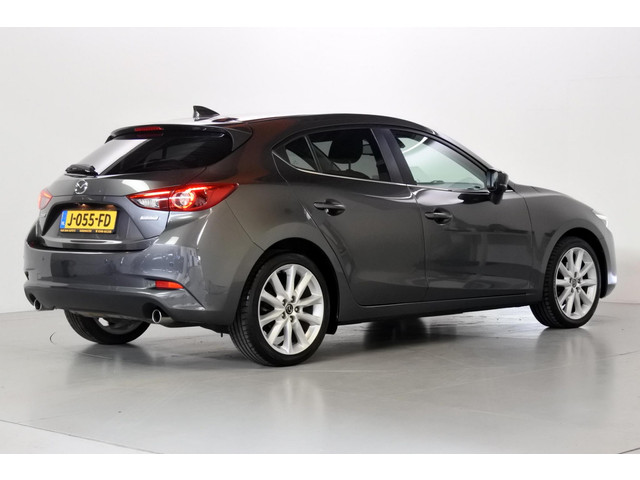 Foto 11 van Mazda 3 2.0 120pk GT-M