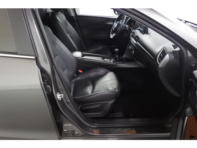 Foto 8 van Mazda 3 2.0 120pk GT-M
