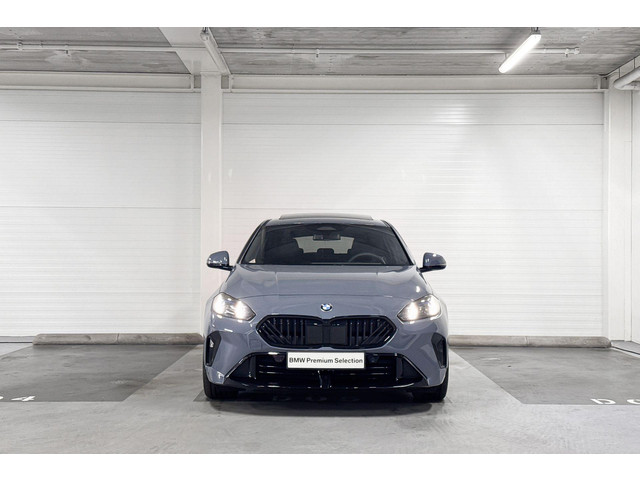 Foto 7 van BMW 1 Serie 120 M Sport Design Edition Panoramadak | Harman Kardon