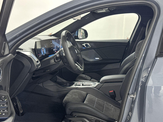 Foto 10 van BMW 1 Serie 120 M Sport Design Edition Panoramadak | Harman Kardon