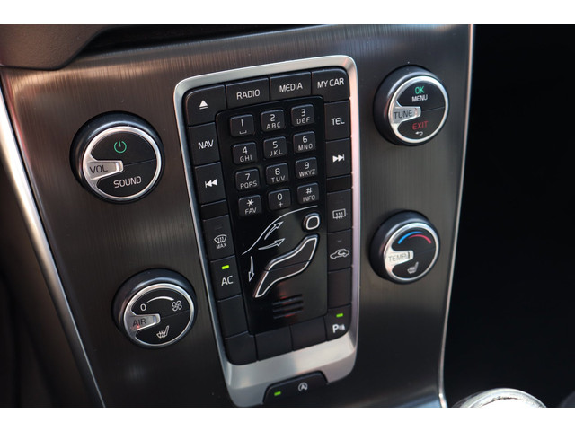 Foto 10 van Volvo V40 1.6 T2 Summum - Navi - Stoelverwarming