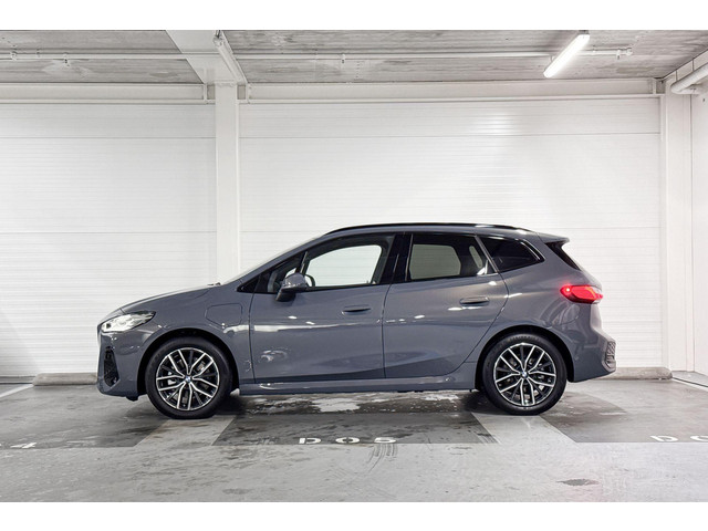 Foto 4 van BMW 2 Serie Active Tourer 225e xDrive M Sport | driving Assistent prof.