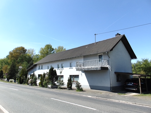 Foto 10 van Hotel met 7 kamers, privéwoning en 6.300 m² grond in Windhagen Duitsland