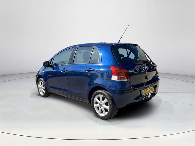 Foto 5 van Toyota Yaris 1.3 VVTi Comfort | 5 deurs | Licht metalen velgen | Incl. servicebeurt en APK |