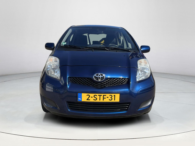 Foto 10 van Toyota Yaris 1.3 VVTi Comfort | 5 deurs | Licht metalen velgen | Incl. servicebeurt en APK |