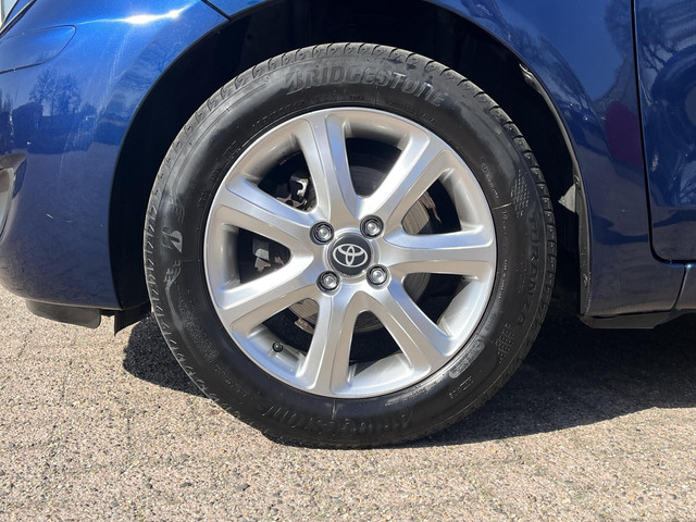Foto 11 van Toyota Yaris 1.3 VVTi Comfort | 5 deurs | Licht metalen velgen | Incl. servicebeurt en APK |