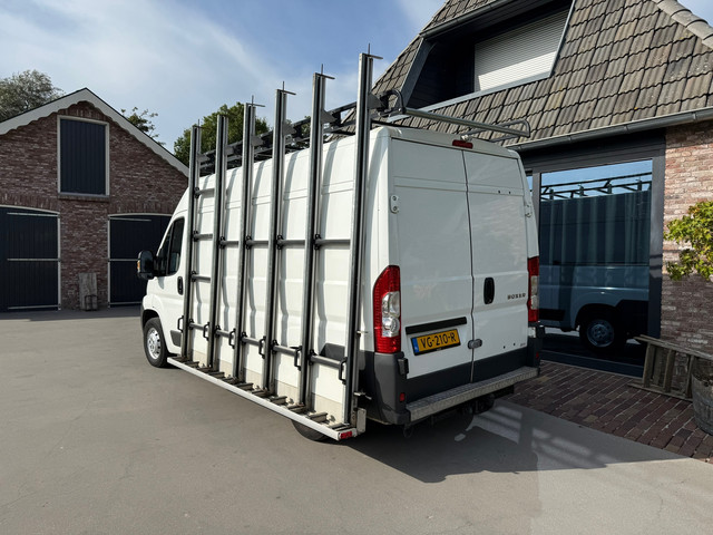 Foto 10 van Peugeot Boxer 335 2.2 Glaswagen HDI L2H2