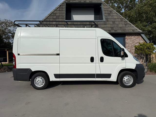 Foto 7 van Peugeot Boxer 335 2.2 Glaswagen HDI L2H2