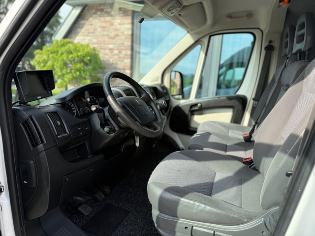 Foto 4 van Peugeot Boxer 335 2.2 Glaswagen HDI L2H2
