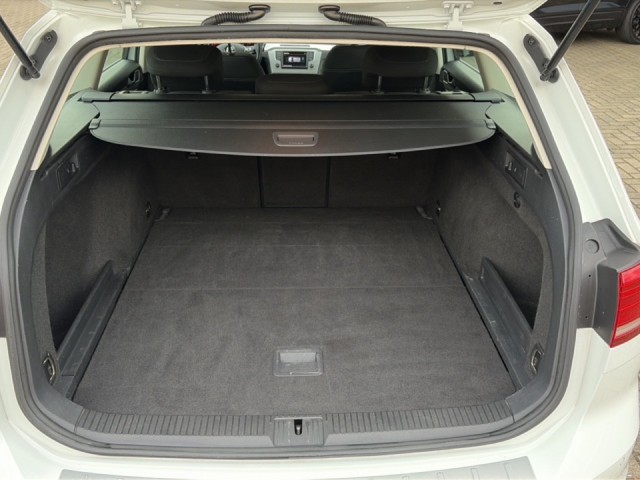 Foto 9 van VOLKSWAGEN PASSAT VARIANT 1.4 TSI COMFORTLINE TREKHAAK/NAVI/PDC/CRUISE