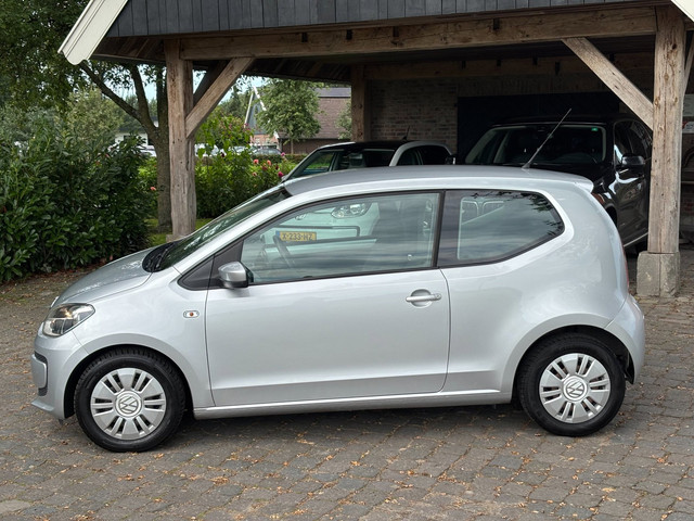 Foto 10 van Volkswagen Up! 1.0 move up! BlueMotion met navigatie en airco
