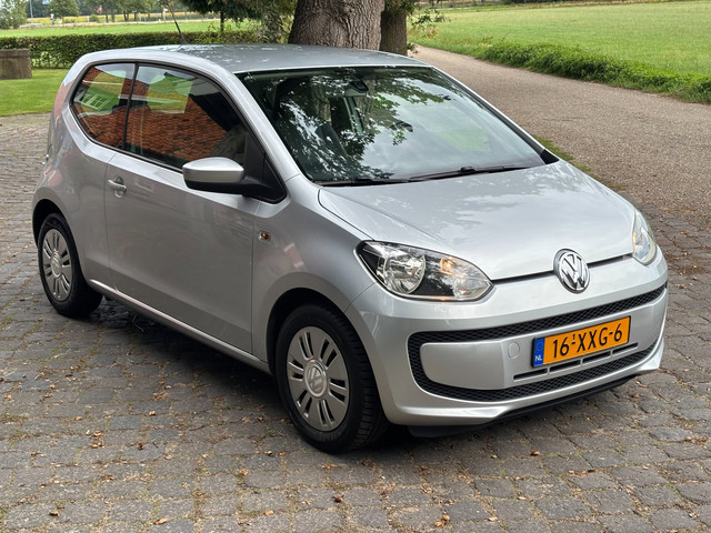 Foto 5 van Volkswagen Up! 1.0 move up! BlueMotion met navigatie en airco