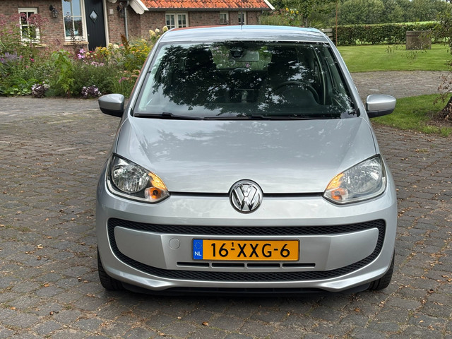 Foto 4 van Volkswagen Up! 1.0 move up! BlueMotion met navigatie en airco
