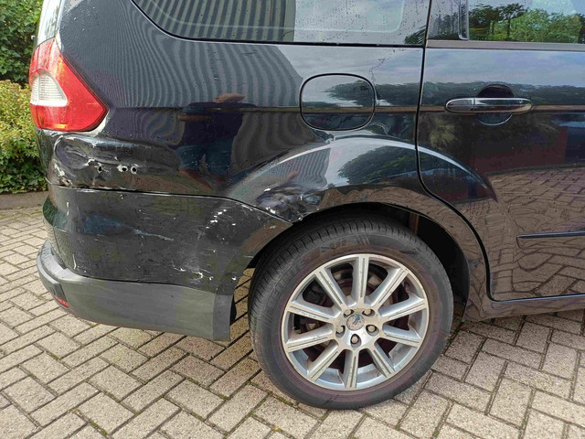 Foto 7 van Ford Galaxy 1.6 SCTi Trend Business 7 persoons