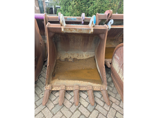 Foto 10 van Diversen Dieplepels, brede bakken, puinbak en kopplaten