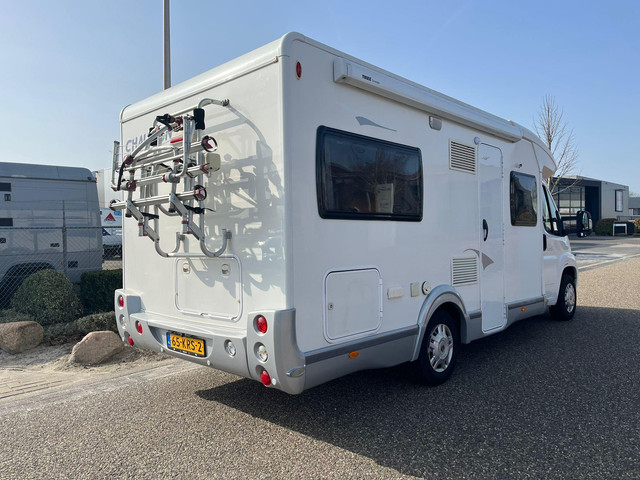 Foto 8 van Chausson Flash 08 | Fiat Ducato 130 MultiJet | Luifel | Camera | Fietsenrek | Airco (motorgedeelte)