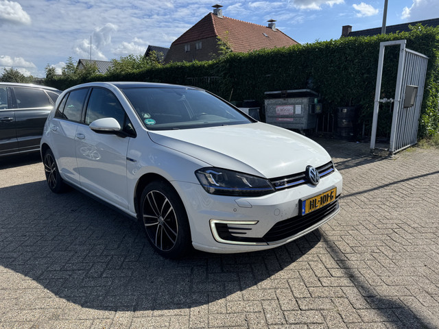 Foto 7 van Volkswagen Golf 1.4 TSI GTE B (bj 2015, automaat)