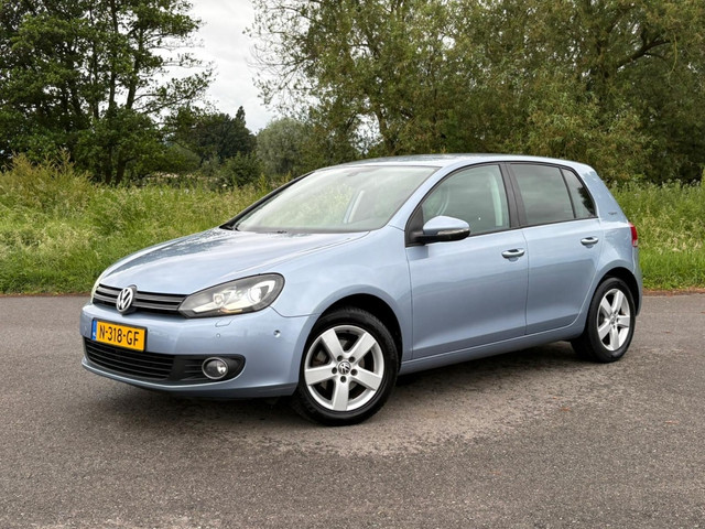 Foto 11 van Volkswagen Golf 1.2 TSI HighLine Xenon Stoelvw NAVI Cruise Clima