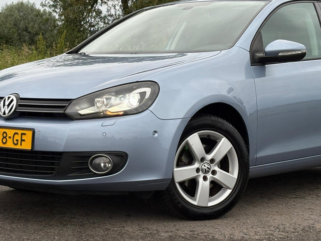 Foto 10 van Volkswagen Golf 1.2 TSI HighLine Xenon Stoelvw NAVI Cruise Clima