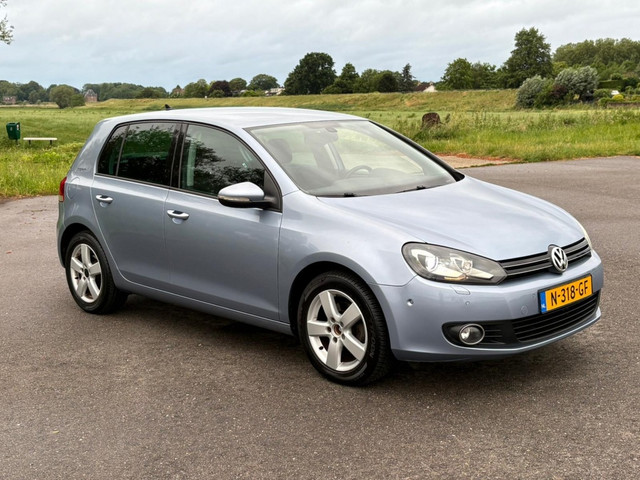 Foto 6 van Volkswagen Golf 1.2 TSI HighLine Xenon Stoelvw NAVI Cruise Clima