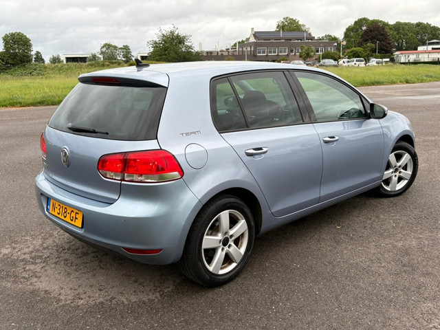 Foto 5 van Volkswagen Golf 1.2 TSI HighLine Xenon Stoelvw NAVI Cruise Clima