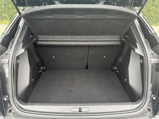Foto 5 van Peugeot 2008 1.2 Hybrid 136 Style | Cruise control | Climate control | Apple Carplay | Android Auto