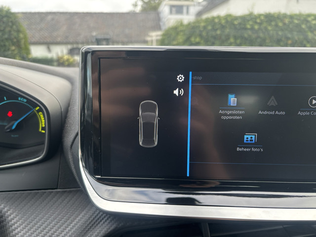 Foto 10 van Peugeot 2008 1.2 Hybrid 136 Style | Cruise control | Climate control | Apple Carplay | Android Auto