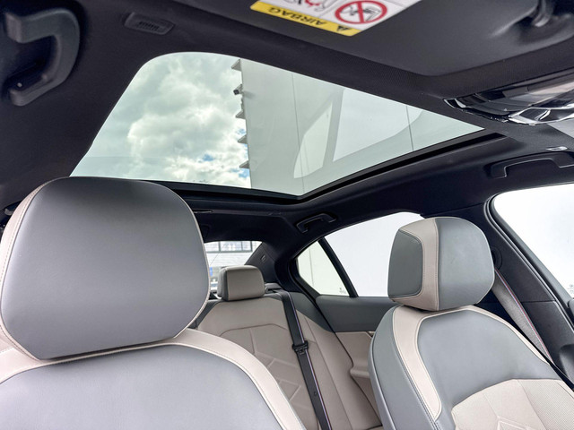 Foto 8 van BMW i5 Sedan eDrive40 M Sport Pro 20 Inch / Stuur & Stoelverwarming voor + achter / Stoelventilatie