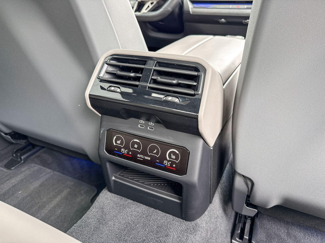 Foto 11 van BMW i5 Sedan eDrive40 M Sport Pro 20 Inch / Stuur & Stoelverwarming voor + achter / Stoelventilatie
