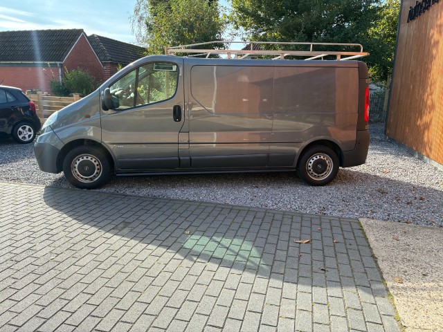 Foto 10 van OPEL VIVARO L2H1 EcoFLEX