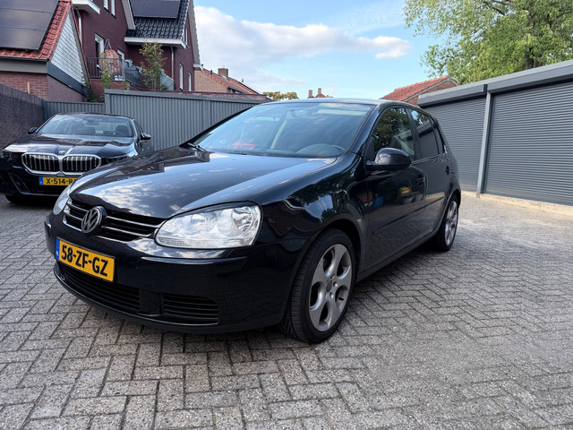 Foto 2 van Volkswagen Golf 1.6 Optive 4