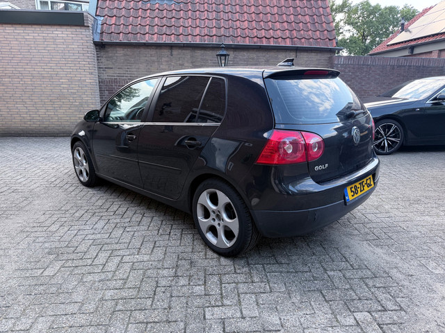 Foto 9 van Volkswagen Golf 1.6 Optive 4