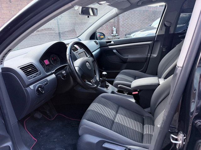 Foto 8 van Volkswagen Golf 1.6 Optive 4