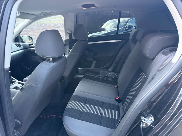 Foto 7 van Volkswagen Golf 1.6 Optive 4