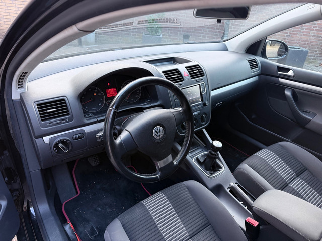 Foto 6 van Volkswagen Golf 1.6 Optive 4