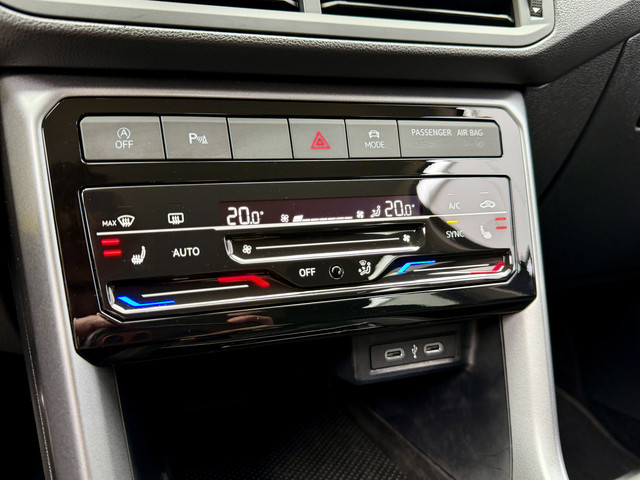 Foto 5 van Volkswagen T-Cross 1.0 TSI *Slechts 17.738 km* Automaat / Apple Carplay / Stoelverwarming / Adapt. C