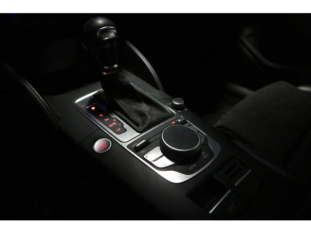 Foto 3 van Audi A3 Sportback 1.4 TFSI S-LINE / AUTOMAAT / PANO ! ! ! !