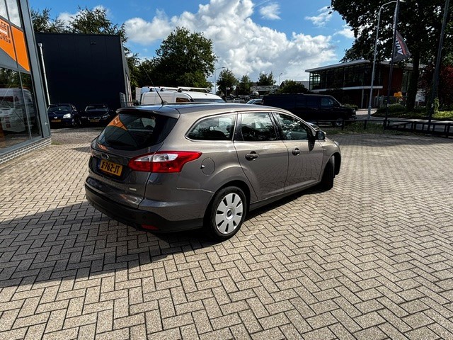 Foto 5 van Ford Focus Wagon 1.0 EcoBoost Edition/airco/stoelverw/nette auto
