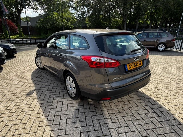 Foto 6 van Ford Focus Wagon 1.0 EcoBoost Edition/airco/stoelverw/nette auto