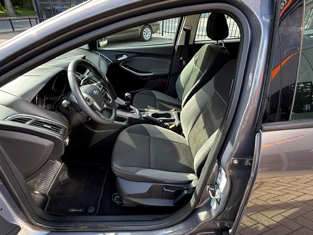 Foto 8 van Ford Focus Wagon 1.0 EcoBoost Edition/airco/stoelverw/nette auto