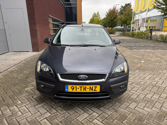 Foto 7 van Ford Focus Wagon 1.6-16V Automaat Airco Cruise Trekhaak